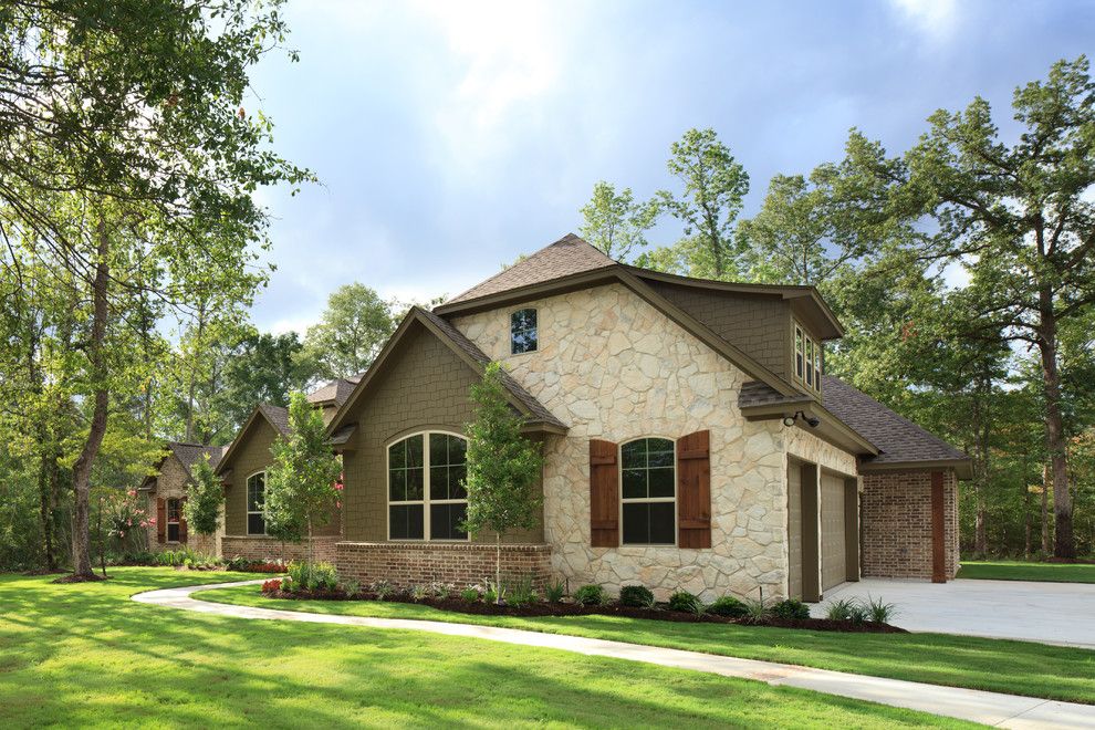 Meritage Homes Houston for a Traditional Exterior with a Brick Home and Hardy Oak by Morning Star Builders Ltd