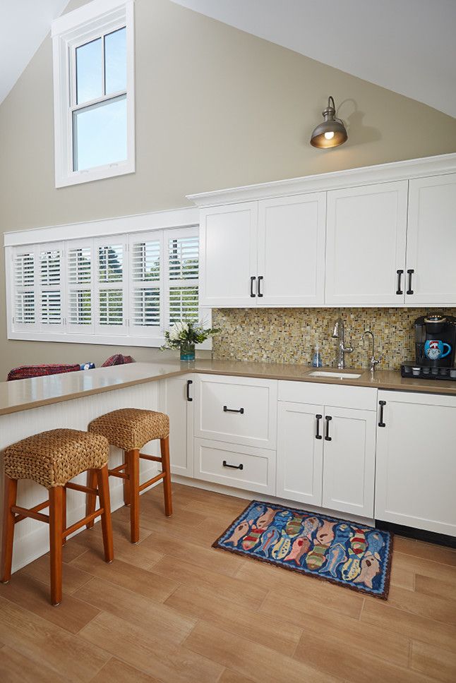 Mike Scott Plumbing for a Beach Style Spaces with a Kitchen and Lake Living to the Fullest! by Scott Christopher Homes