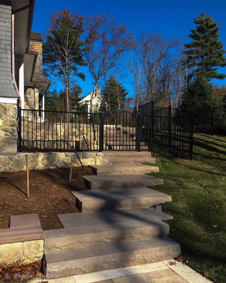 Minglewood for a Contemporary Landscape with a Fence and Gate on Slope and Sanderson Knoll by Minglewood