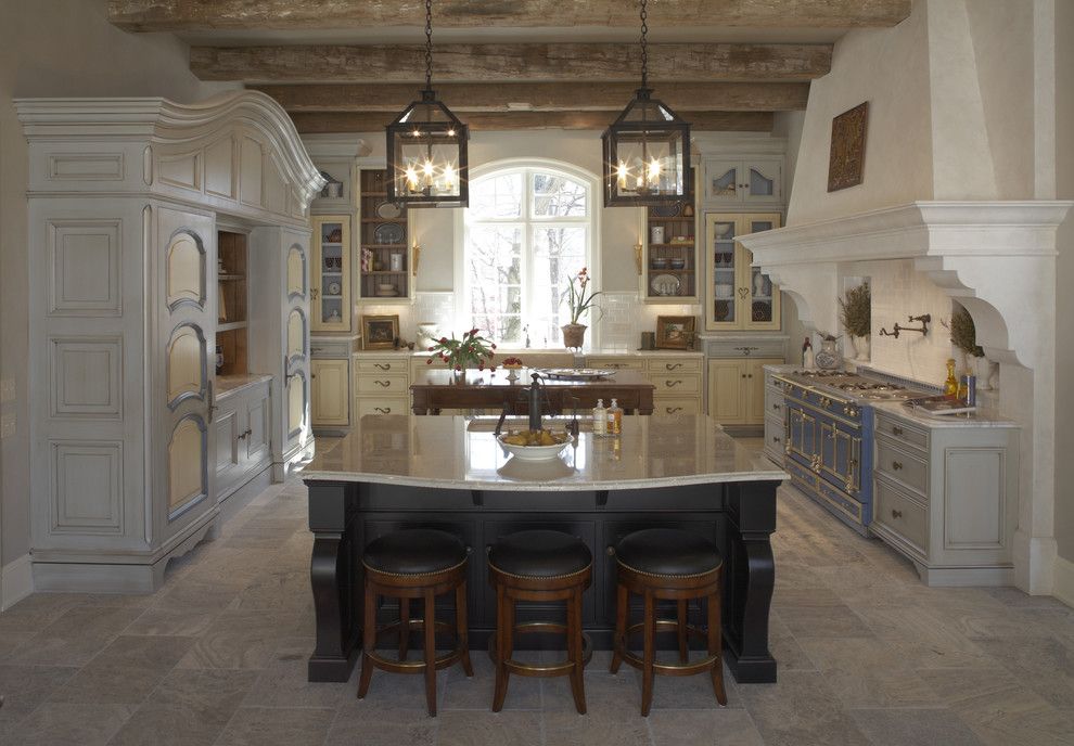 New York Points of Interest for a Rustic Kitchen with a Breakfast Bar and French Finese Kitchen by Hendel Homes