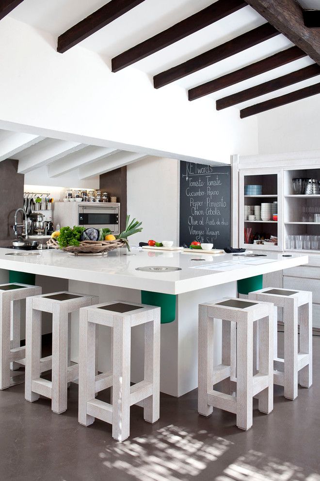 Nicolas De Stael for a Mediterranean Kitchen with a Taburetes De Bar and Kid's Club Marbella Club by Silvia Paredes Photographer