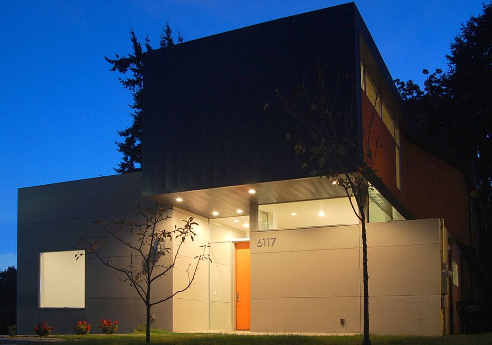 Norberts for a Modern Exterior with a Entrance and Z House by Stephenson Design Collective