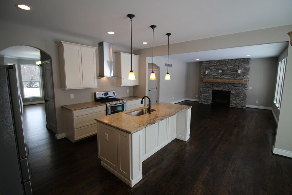 Norwich Discount Oil for a Transitional Kitchen with a Echelon Cabinetry and Gallery by Mintzer Building Company