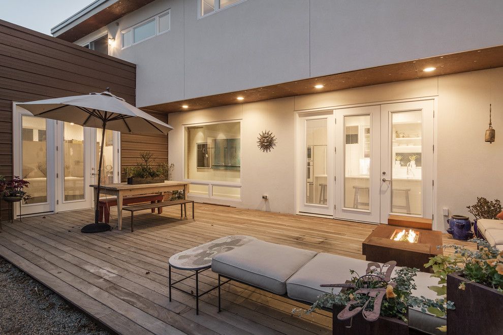 Odyssey House Utah for a Contemporary Patio with a My Houzz and My Houzz: Contemporary Home Hugs a Central Courtyard by Lucy Call