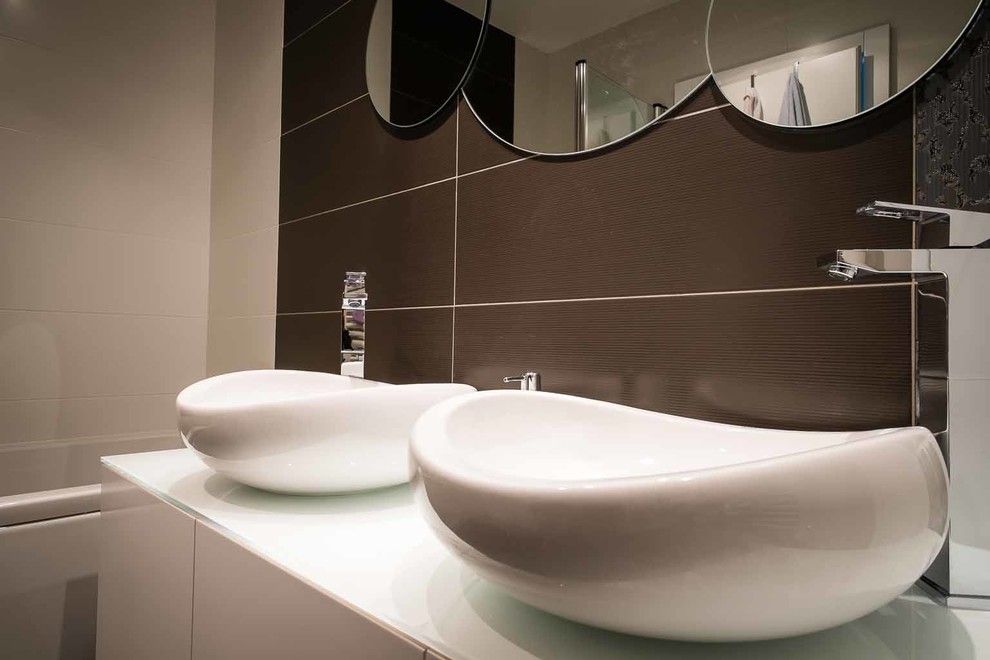 Orec for a Contemporary Bathroom with a Contemporary and House P Renovation by Arhi5ra / Petra Orec