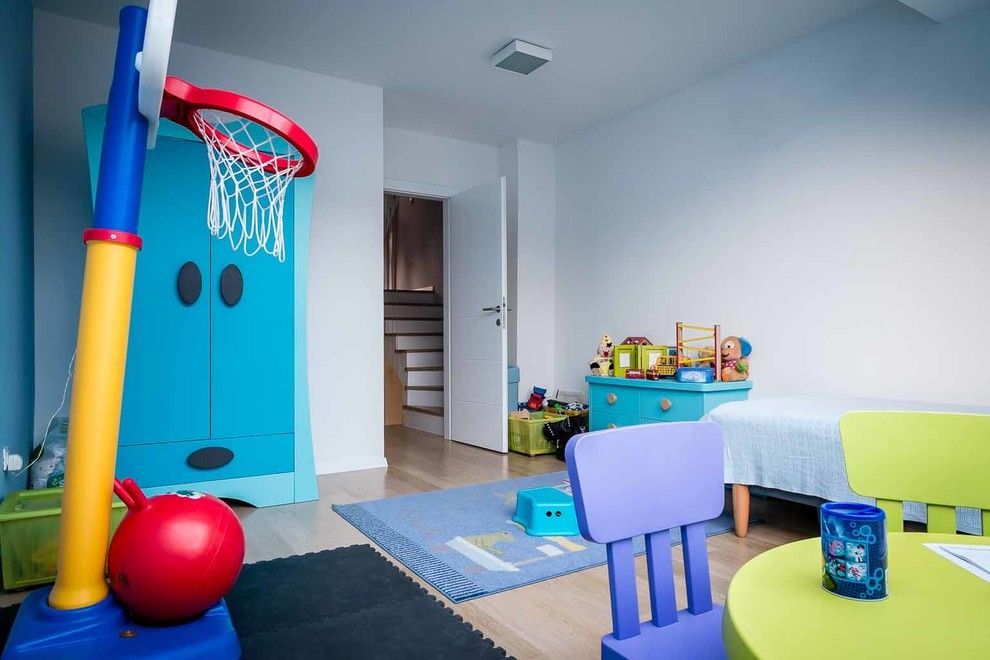 Orec for a Contemporary Kids with a Contemporary and House P Renovation by Arhi5ra / Petra Orec