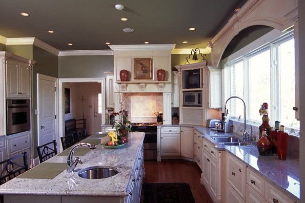 Overstock Lexington Ky for a Traditional Kitchen with a Kitchen and Barrow Wood Lane, Lexington Ky by Warner Builders