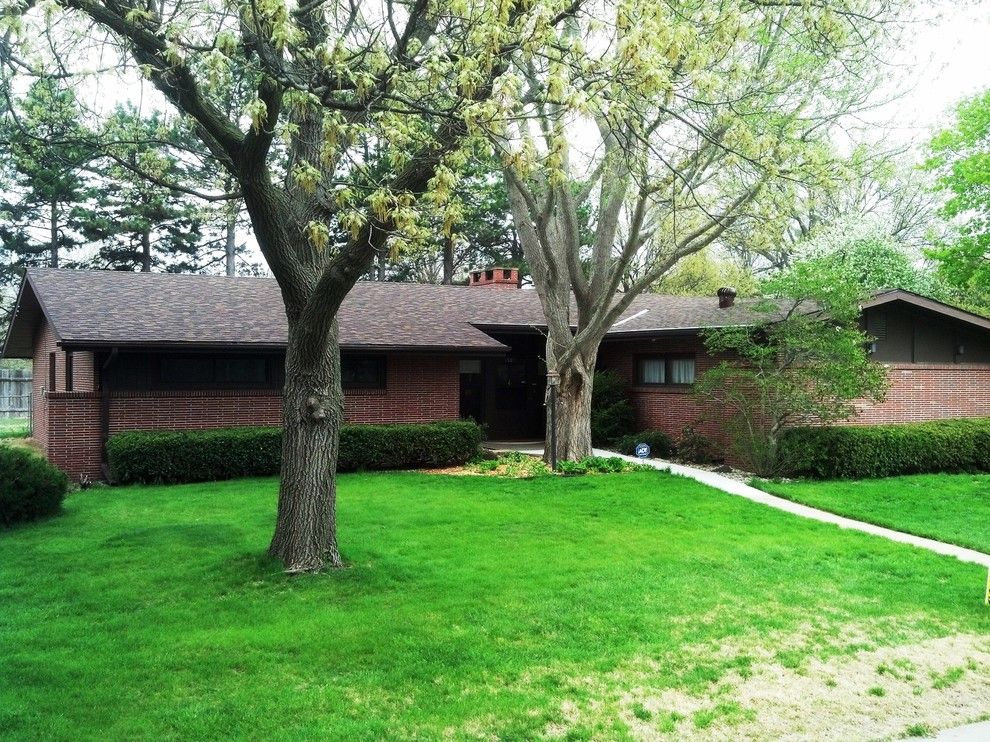 Owen Corning for a Traditional Exterior with a One Story Home and Finished Roofs 2013 by White Castle Roofing