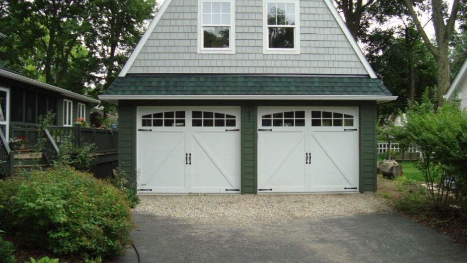 Paragone Reviews for a Craftsman Garage with a Garage Doors and Carriage House Overlay by Empire Overhead Doors, Llc