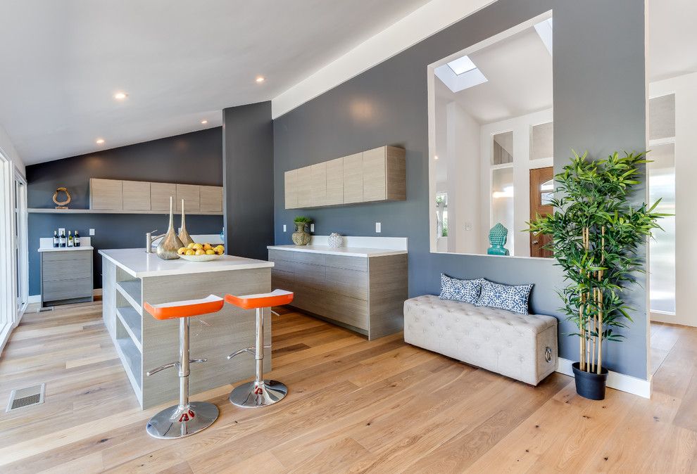 Paso Robles Theater for a Contemporary Kitchen with a Dining Tables and Paso Robles Kitchen by Acmestudios