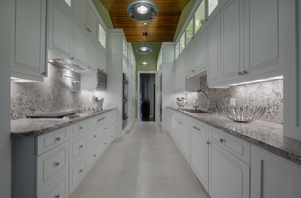 Quartz Countertops vs Granite for a Contemporary Kitchen with a Pendant Lights and Jupiter Real Estate by Michael Laurenzano Photography