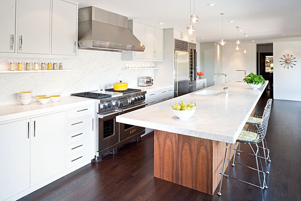 Quartz Countertops vs Granite for a Midcentury Kitchen with a Yellow Accent and Moraga Residence by Jennifer Weiss Architecture