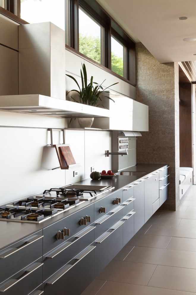 Roc Santa Monica for a Contemporary Kitchen with a High Ceiling and Palisades Residence by Abramson Teiger Architects