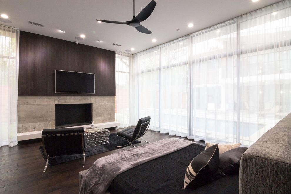 Seamless Sf for a Contemporary Bedroom with a Bedroom Design and Charlestown Drive Residence by Mohment
