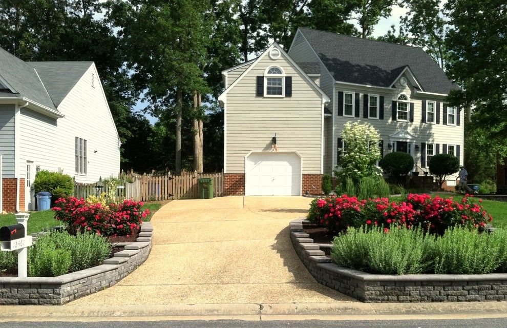 Short Pump Theater for a  Landscape with a Retaining Wall and Short Pump Resident by Definity Landscape Group, Llc