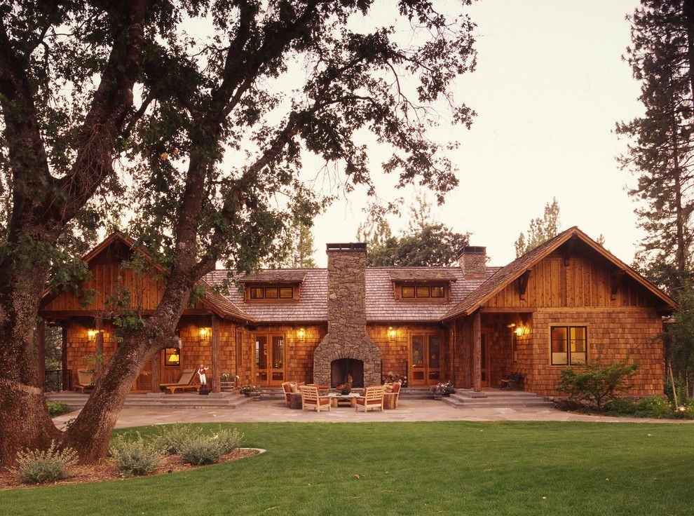 Sightline for a Rustic Exterior with a Weekend and Family Ranch by Tucker & Marks