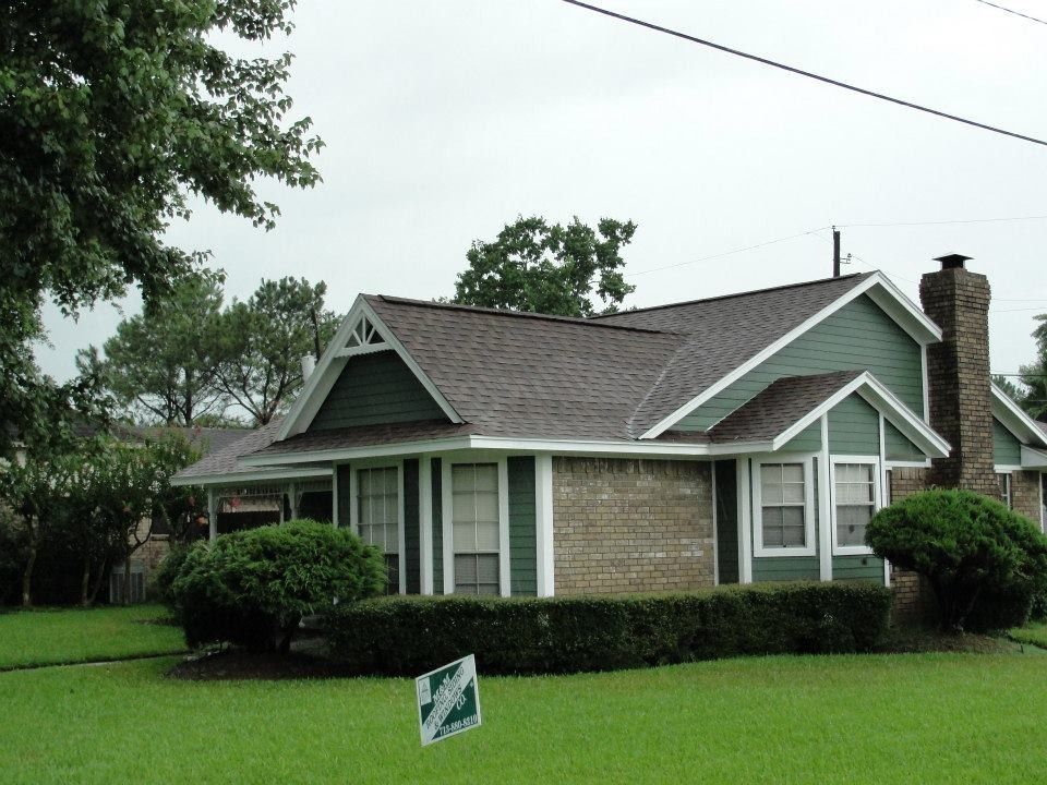 Simonton for a  Exterior with a Vinyl Siding and Hardie Siding, Simonton Windows & Gaf Roof Project by M & M Roofing, Siding & Windows