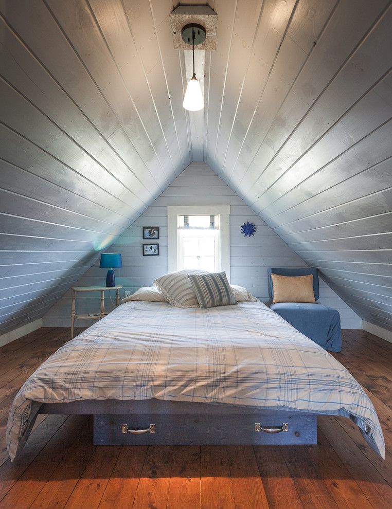 St Peters Olney for a Beach Style Bedroom with a Pendant Light and My Houzz: Rustic Summer Home in Heritage Community Trinity by Becki Peckham