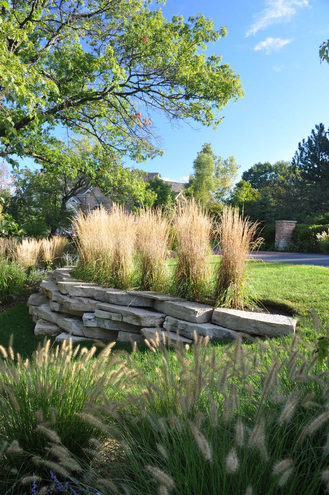 Stay Tuff Fence for a Contemporary Landscape with a Turf and Peter Wodarz, Milieu Design by Milieu Design