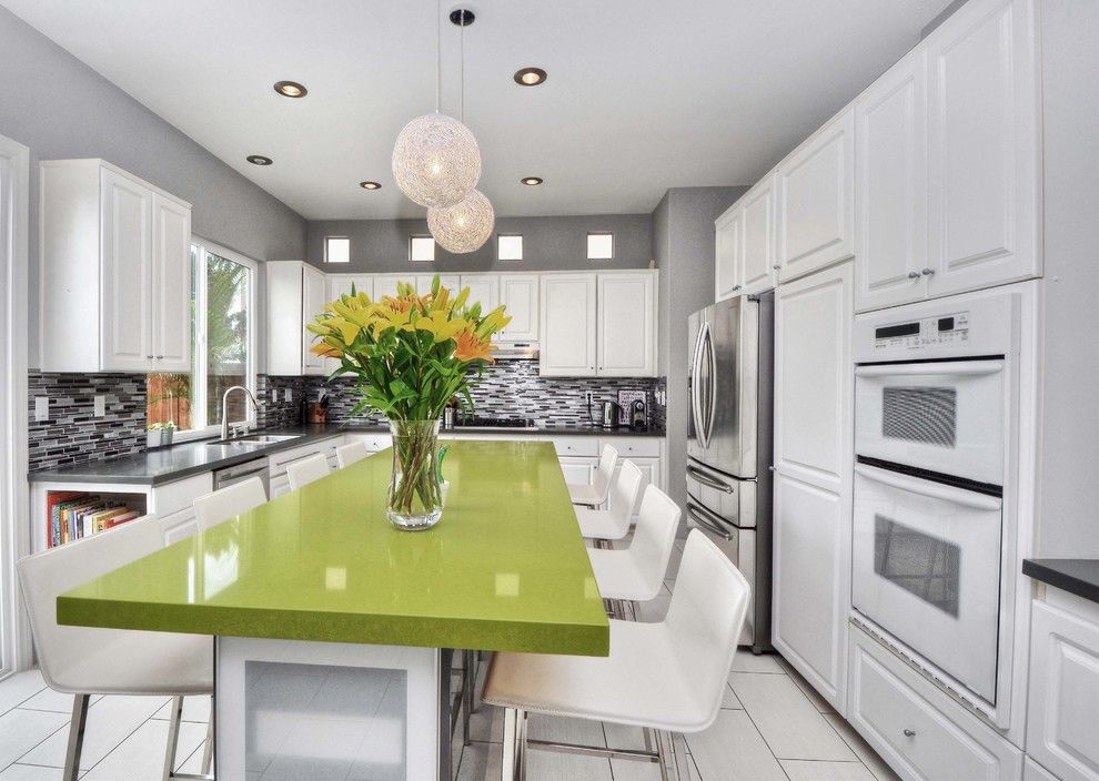 Tivoli Bowl for a Modern Kitchen with a Kitchen Backsplash and Tivoli by M.a.p. Interiors Inc. / Sylvia Beez