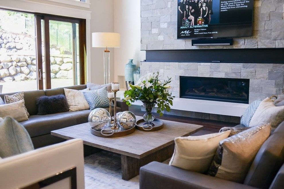 Utah Valley Parade of Homes for a  Spaces with a Prairie Style and Utah Valley Parade of Homes 2016: Raykon Kimberly by Hearth and Home Distributors of Utah, Llc. (Hhdu)