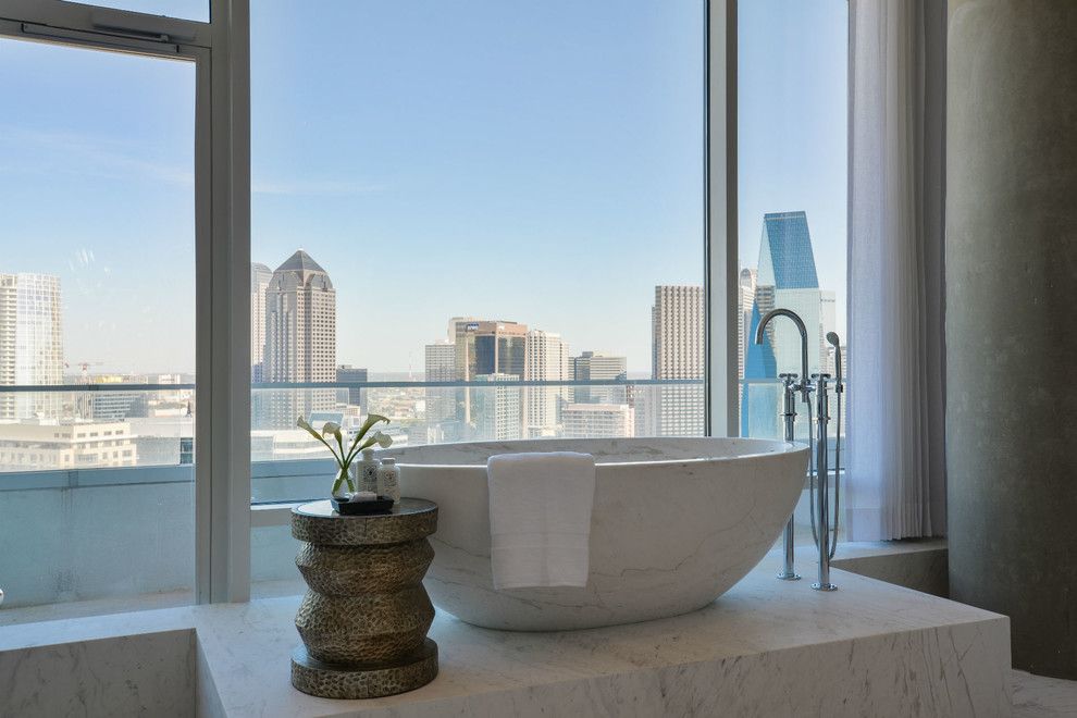 Zaza Hotel Dallas for a Modern Bathroom with a City View and W Hotel Dallas South Unit by Platinum Series by Mark Molthan