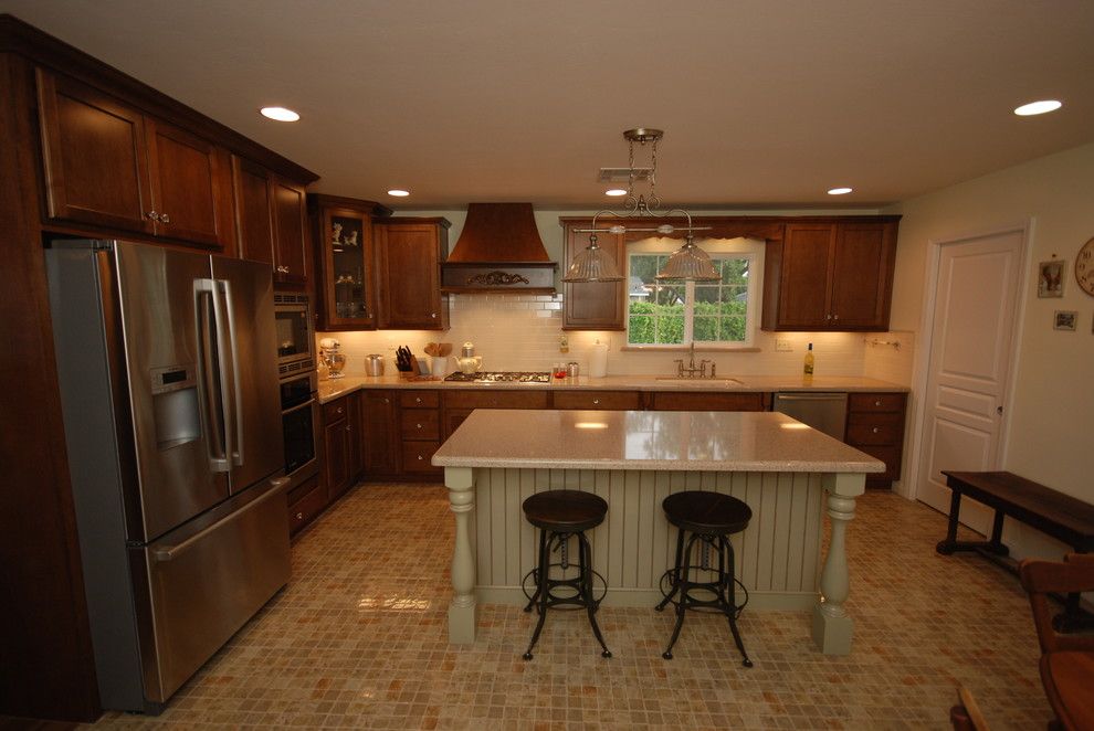 Zodiaq Countertops for a Traditional Kitchen with a Kitchen and Cognac and Willow with Savory by Blue River Cabinetry